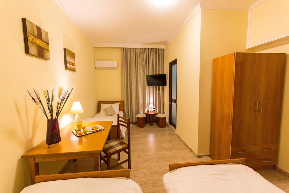 

Venezia - Tirana - Hotel Baron