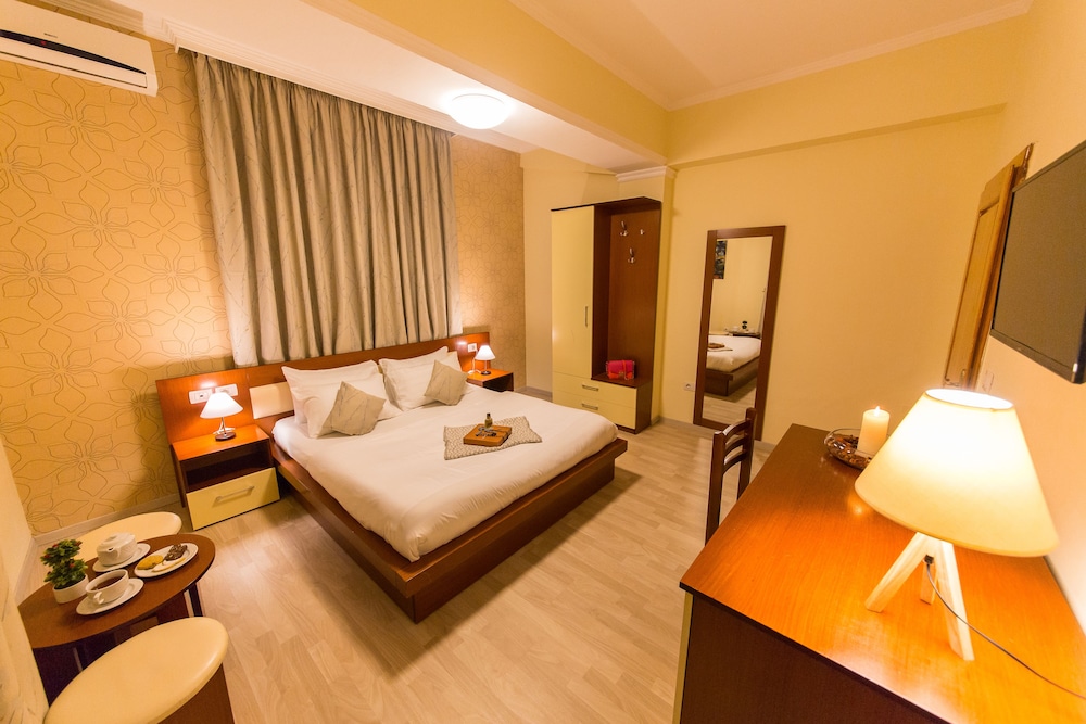 

Pescara - Tirana - Hotel Baron
