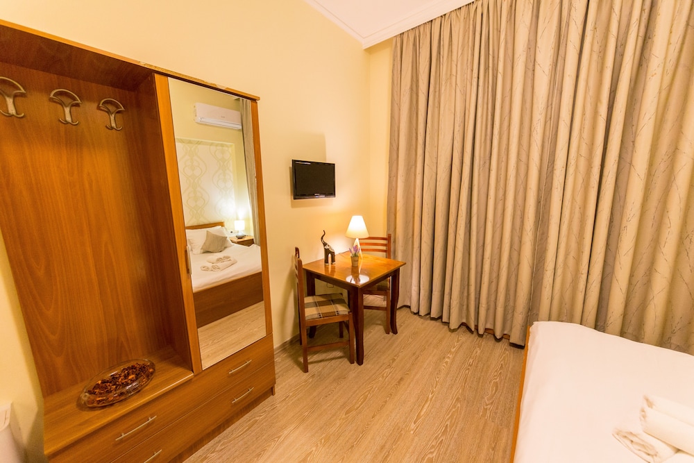 

Venezia - Tirana - Hotel Baron