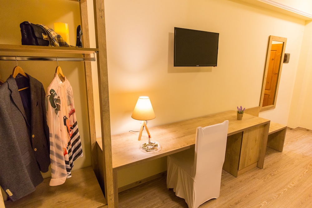 

Venezia - Tirana - Hotel Baron