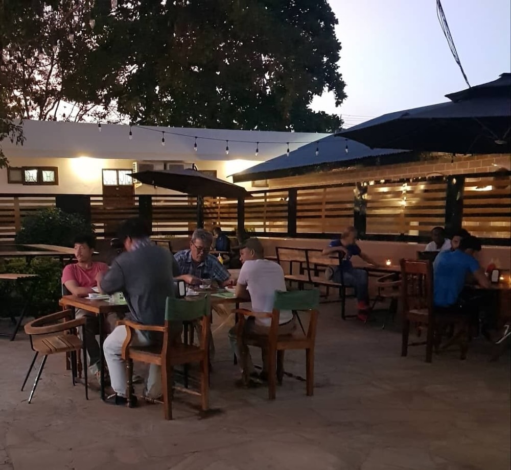 

Verona - Zanzibar Town - Chukwani Executive Inn
