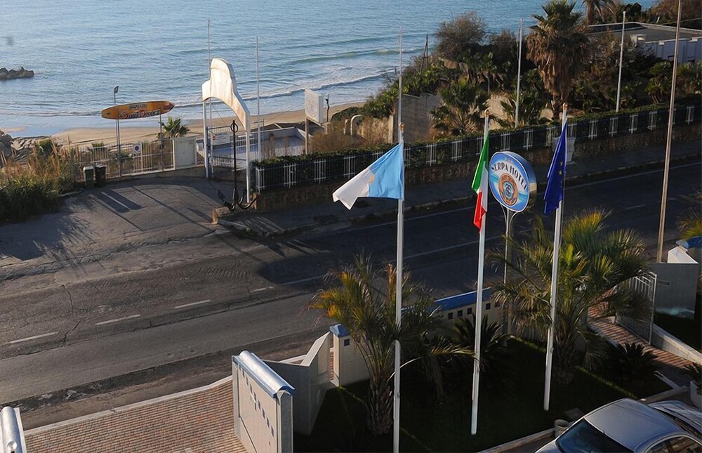 

Catania - Nettuno - Serpa Hotel