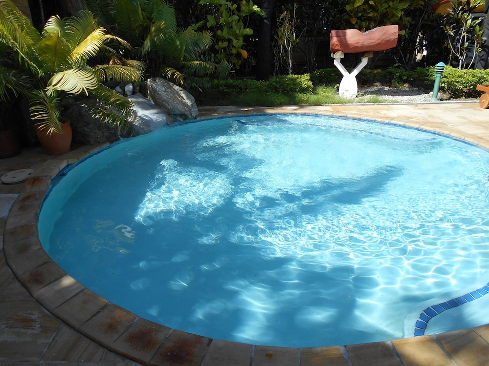 

Roma - Sigatoka - Bedarra Beach Inn