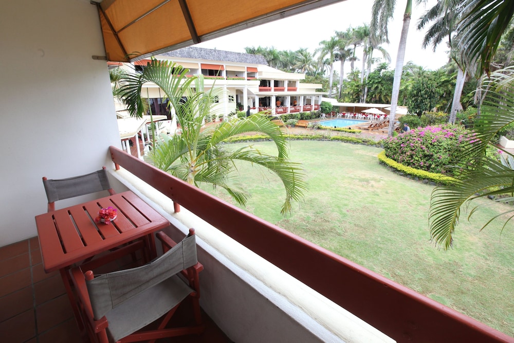 

Napoli - Korotongo - Bedarra Beach Inn