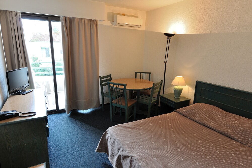 

Roma - Mougins - Residhotel Les Coralynes