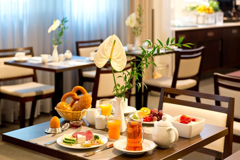

Roma - Weißig, Dresde - ACHAT Hotel Dresden Elbufer