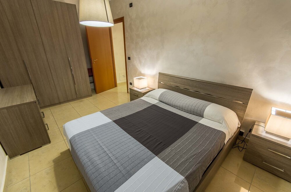

Roma - Foggia - Castiglione Residence