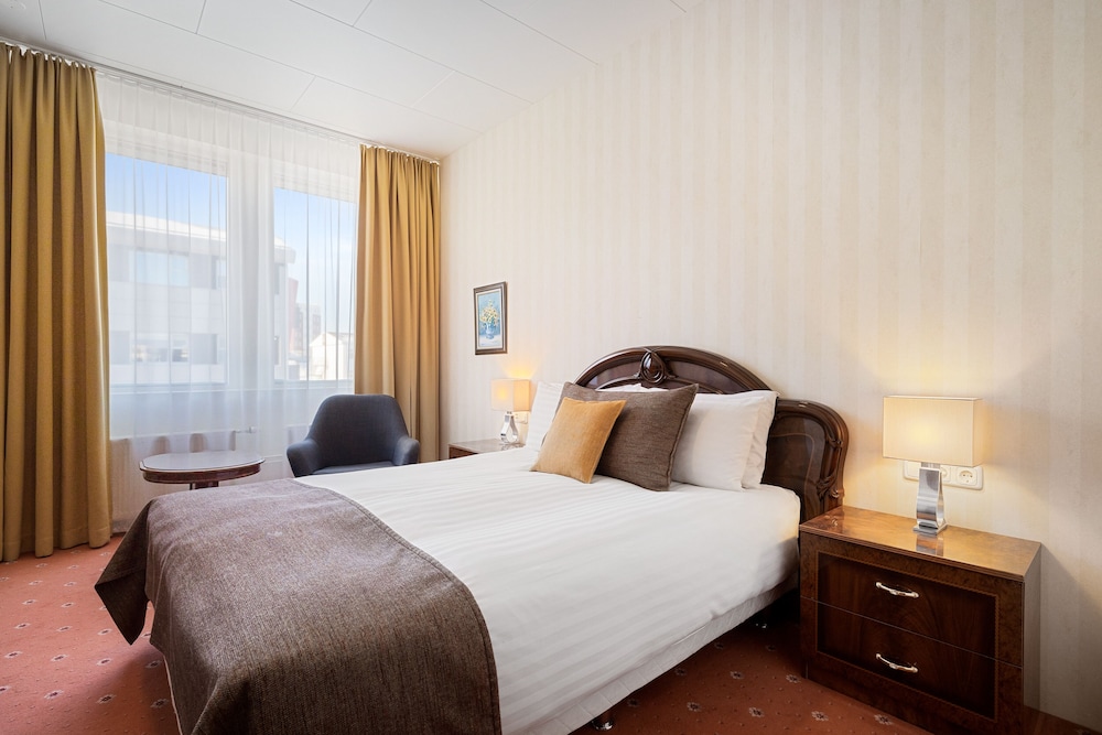 

Olbia - Reykjavik - Hotel Ísland - Comfort