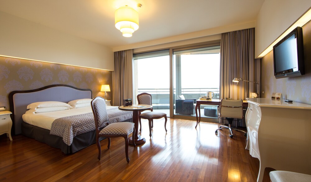 

Cagliari - Rho (Fiera) - UNAHOTELS Expo Fiera Milano