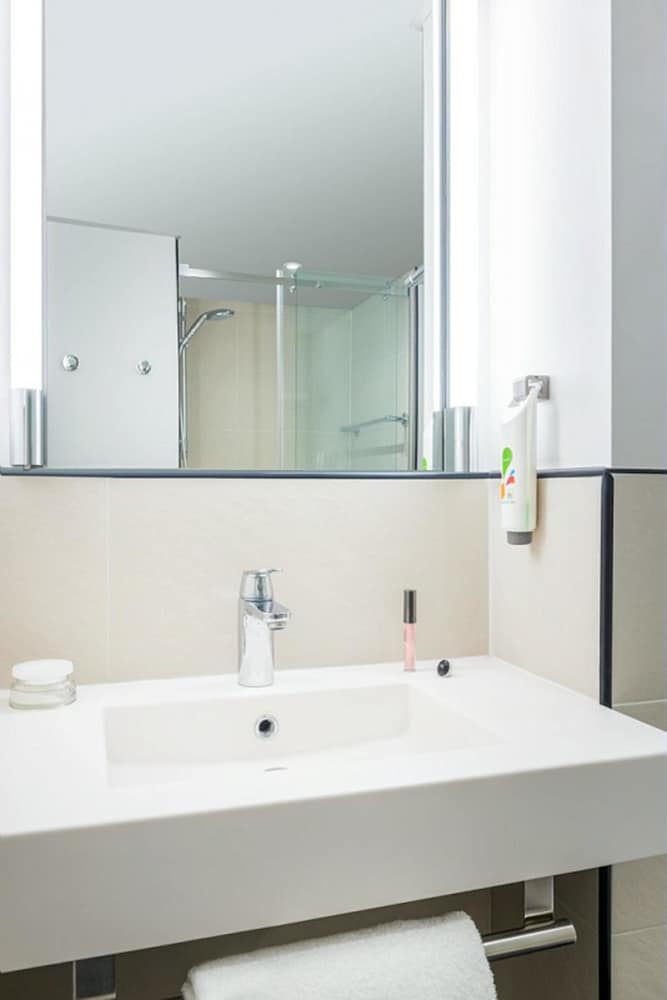 

Brindisi - Colombes - ibis Styles Paris La Défense Courbevoie