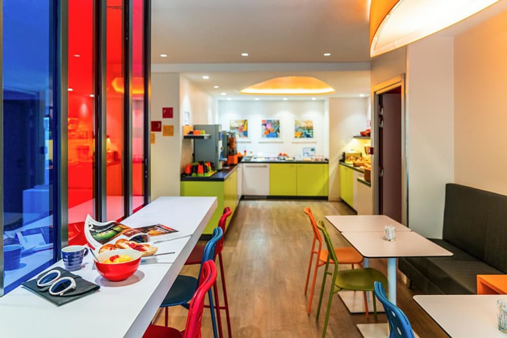 

Pisa - Colombes - ibis Styles Paris La Défense Courbevoie