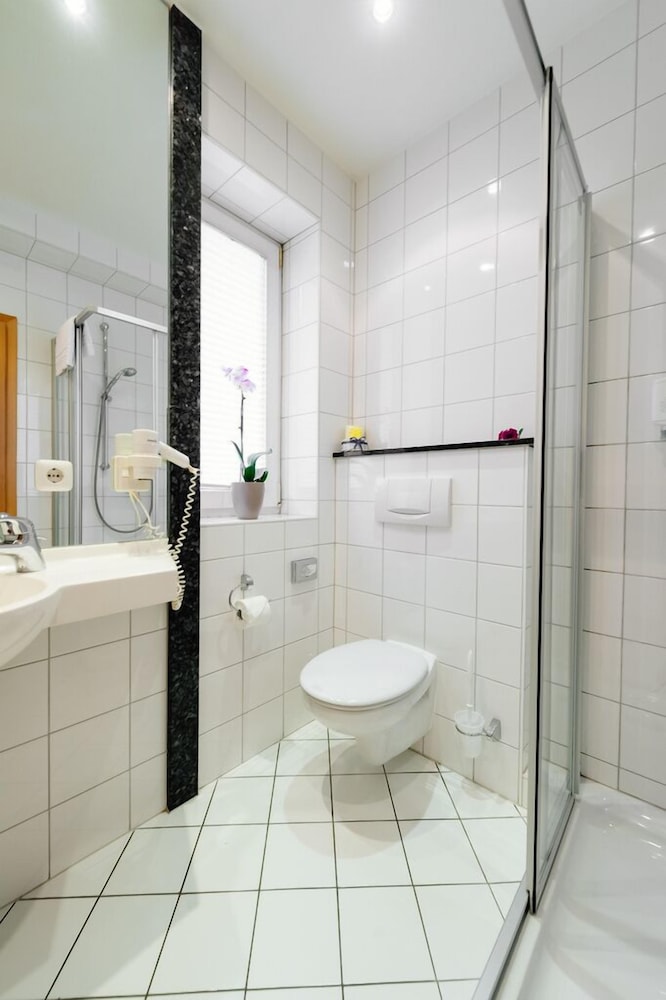 

Genova - Monaco di Baviera - Hotel Graf Lehndorff zur Messe