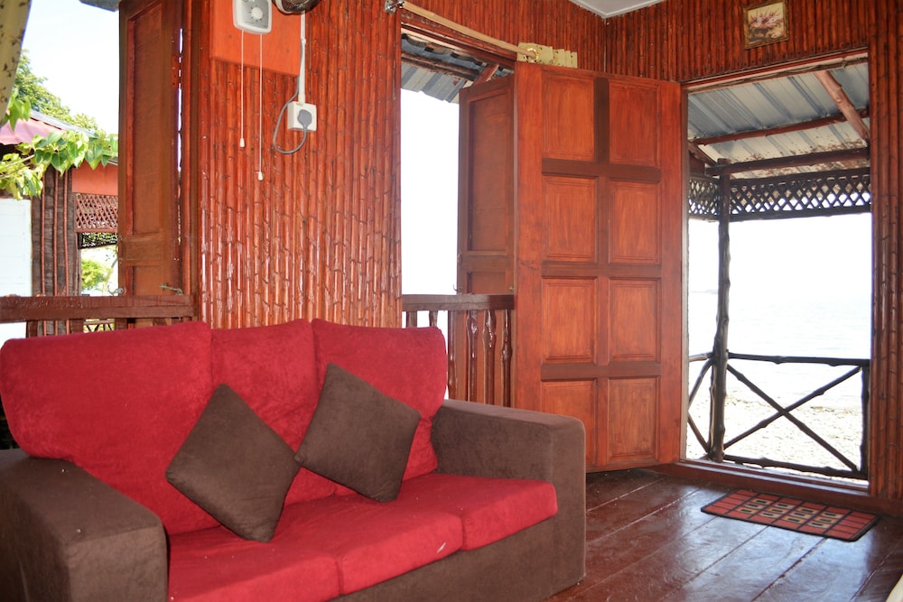 

Roma - Tanjung Rhu - The Jemuruk Island Resort