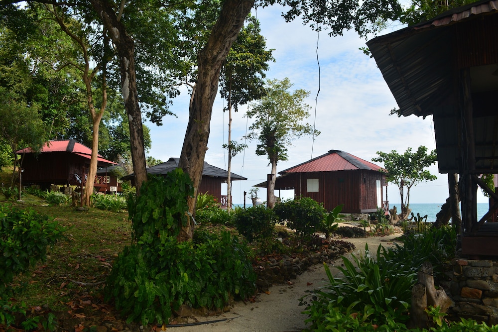 

Bologna - Tanjung Rhu - The Jemuruk Island Resort