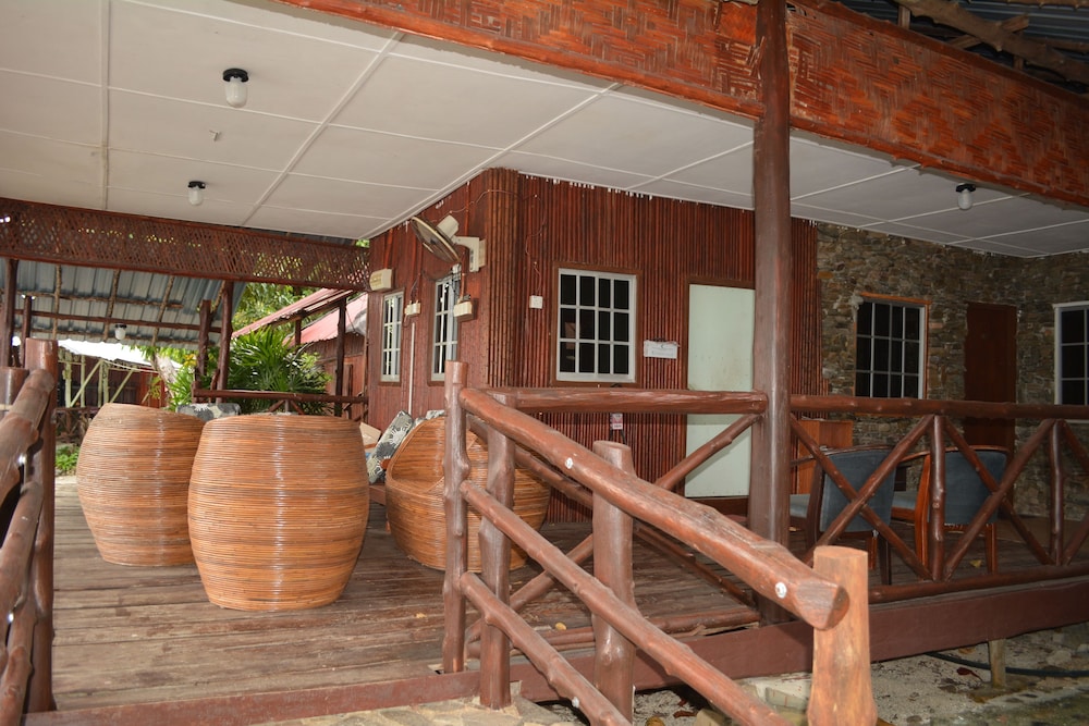 

Bari - Tanjung Rhu - The Jemuruk Island Resort