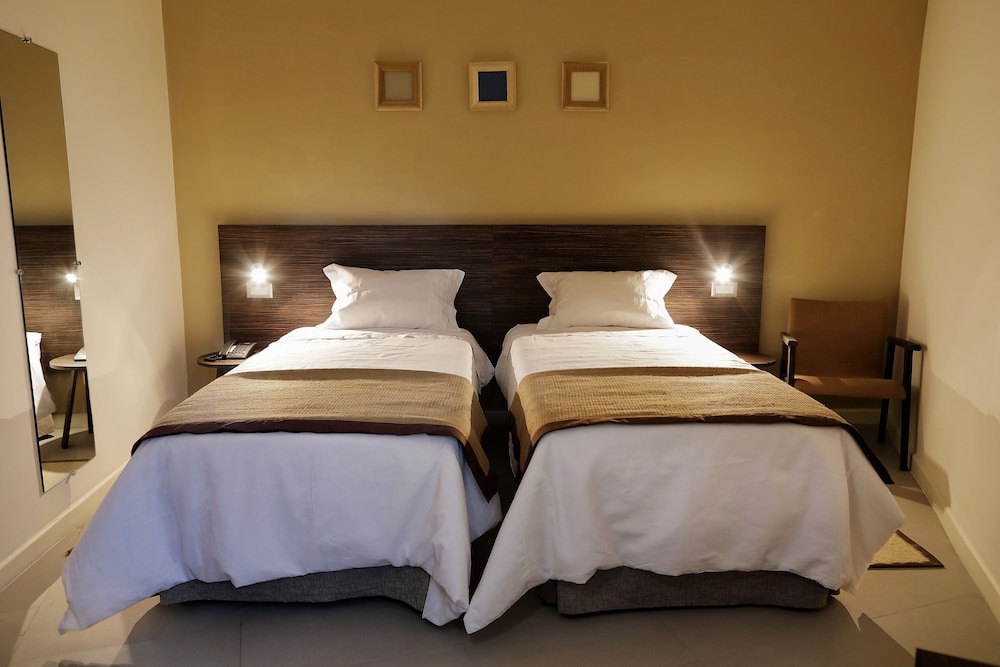 

Milano - Antananarivo - Hôtel La Villette