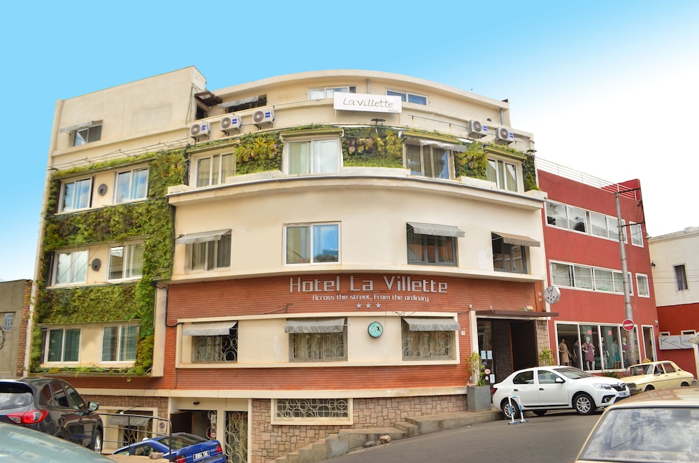 

Milano - Antananarivo - Hôtel La Villette