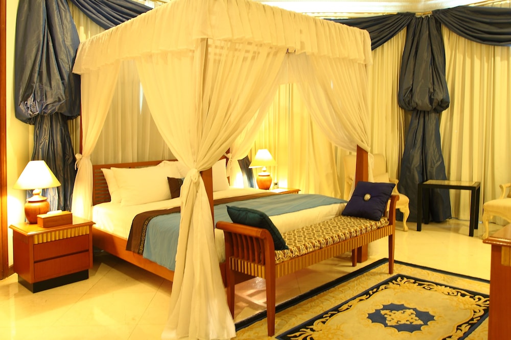 

Roma - Blahbatu - The Mansion Resort Hotel & Spa