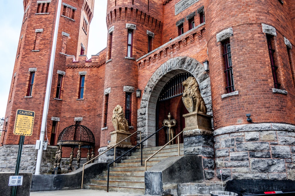 

Lamezia Terme - Amsterdam - Amsterdam Castle NY