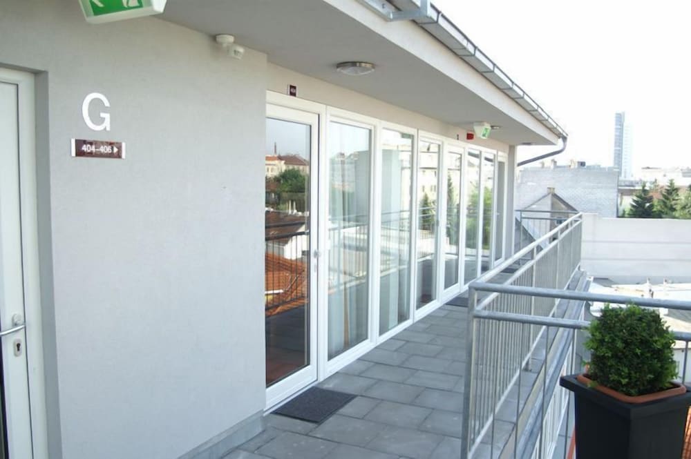 

Napoli - Maria Lanzendorf - Hahn Hotel Vienna