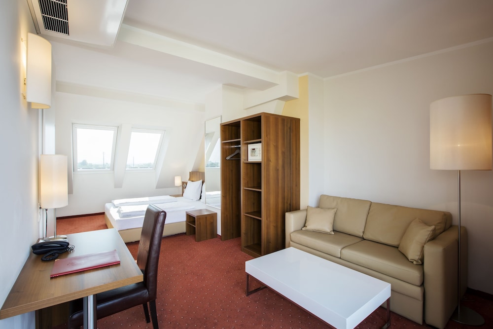 

Lamezia Terme - Vienna, Aeroporto Internazionale di Vienna - Hahn Hotel Vienna