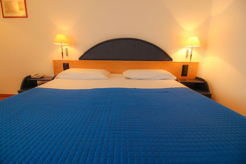 

Milano - Lampedusa - Hotel Paladini di Francia