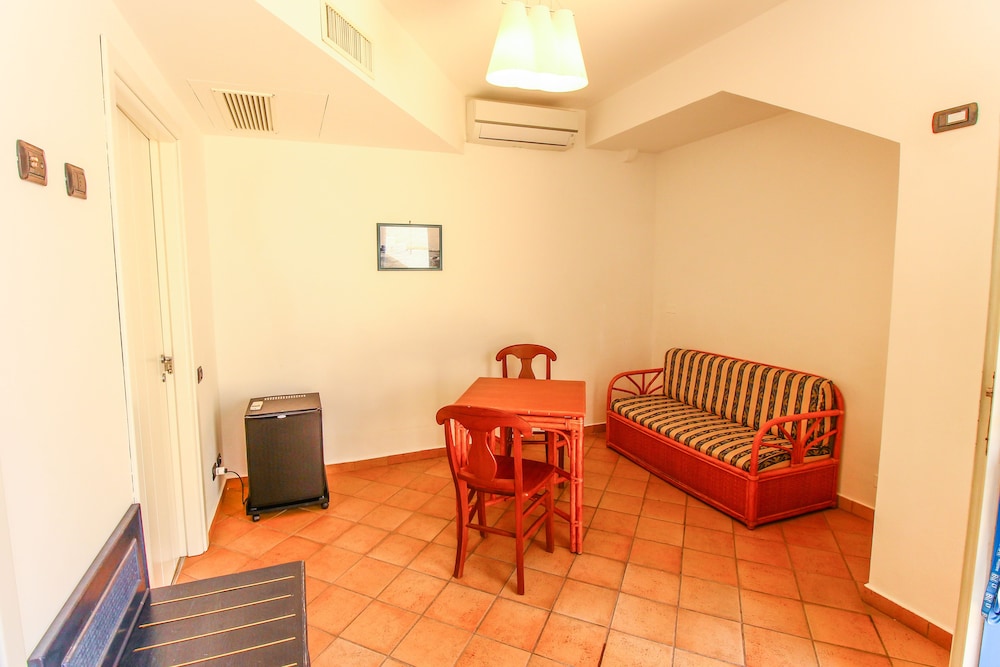 

Catania - Lampedusa - Hotel Paladini di Francia