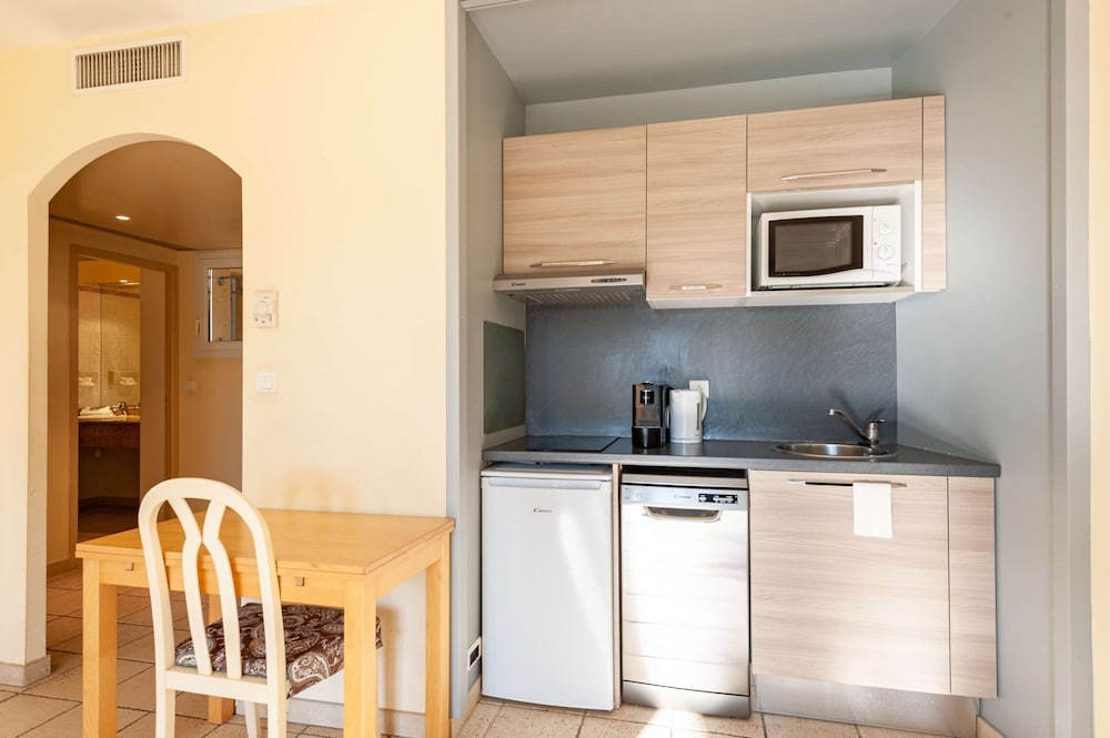 

Milano - Avignone - Residhotel Golf Grand Avignon