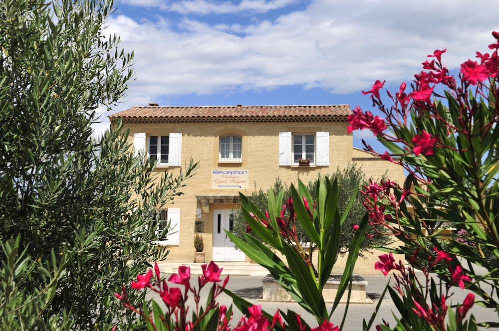 

Napoli - Avignone - Residhotel Golf Grand Avignon