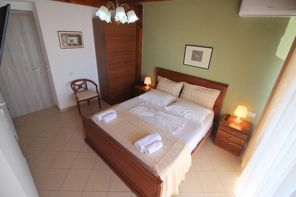 

Catania - Costa albanese - Hotel Olympia