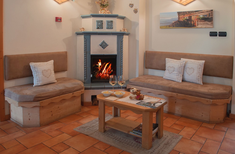 

Genova - Pinzolo - Hotel Garnì Sant'Antonio con Spa