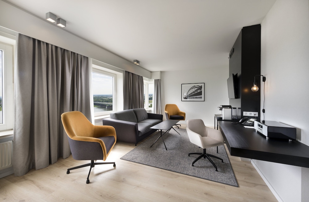 

Roma - Dusseldorf - Crowne Plaza DUSSELDORF - NEUSS