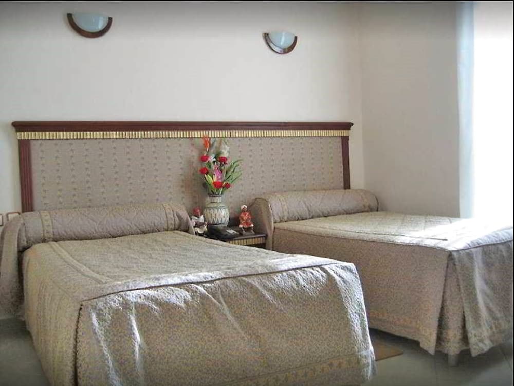 

Napoli - Casablanca - Hotel Maamoura