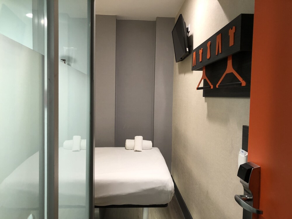 

Roma - Birmingham - easyHotel Birmingham