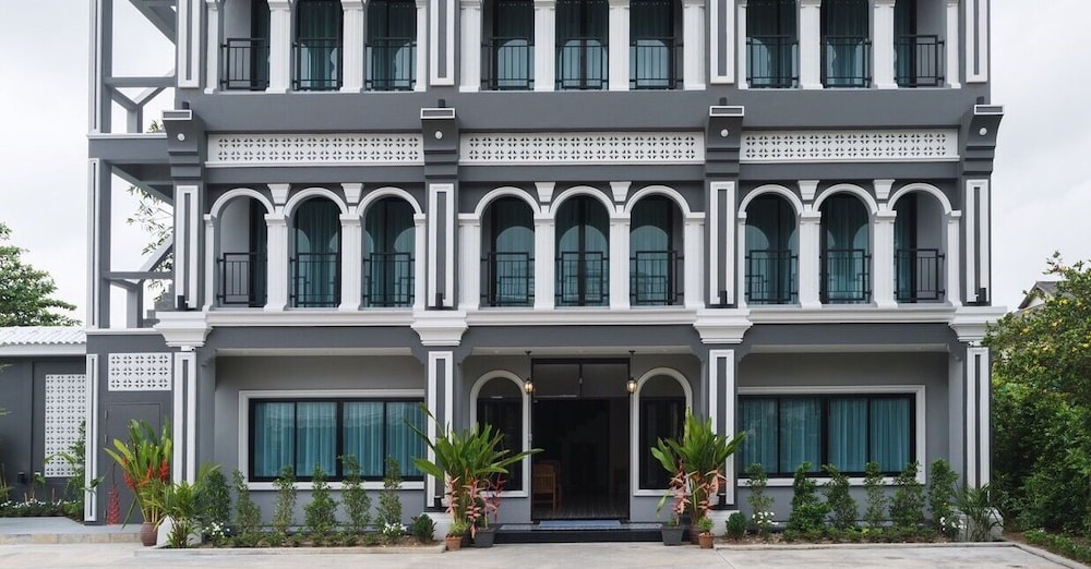 

Milano - Città di Phuket - The Besavana Phuket - SHA Extra Plus