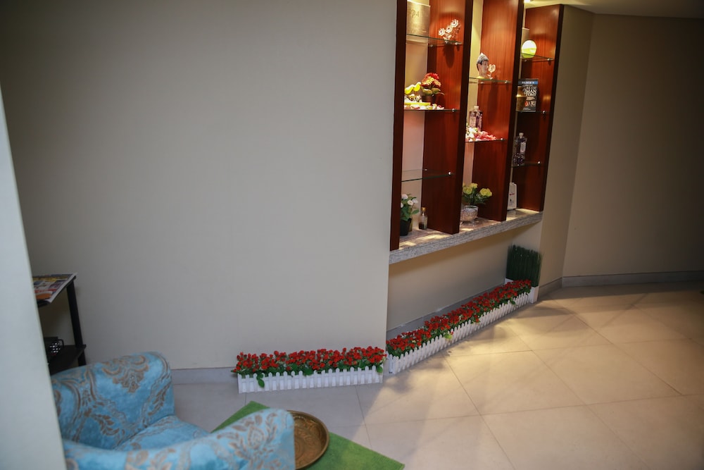 

Pisa - Dubai - Versailles by Vieras Hotel