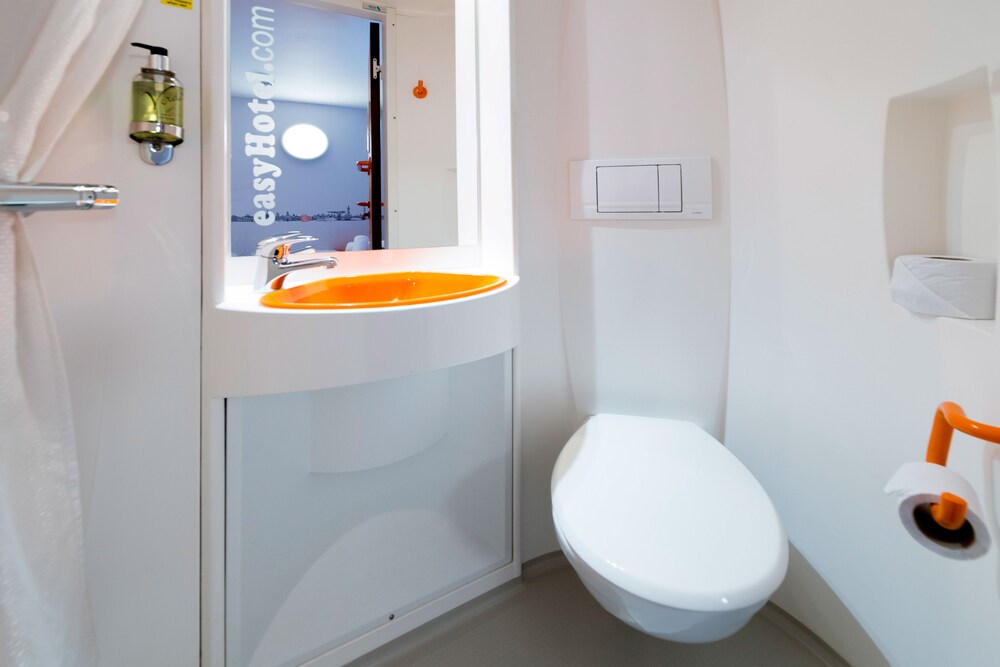 

Catania - Scozia, Regno Unito - easyHotel Glasgow City