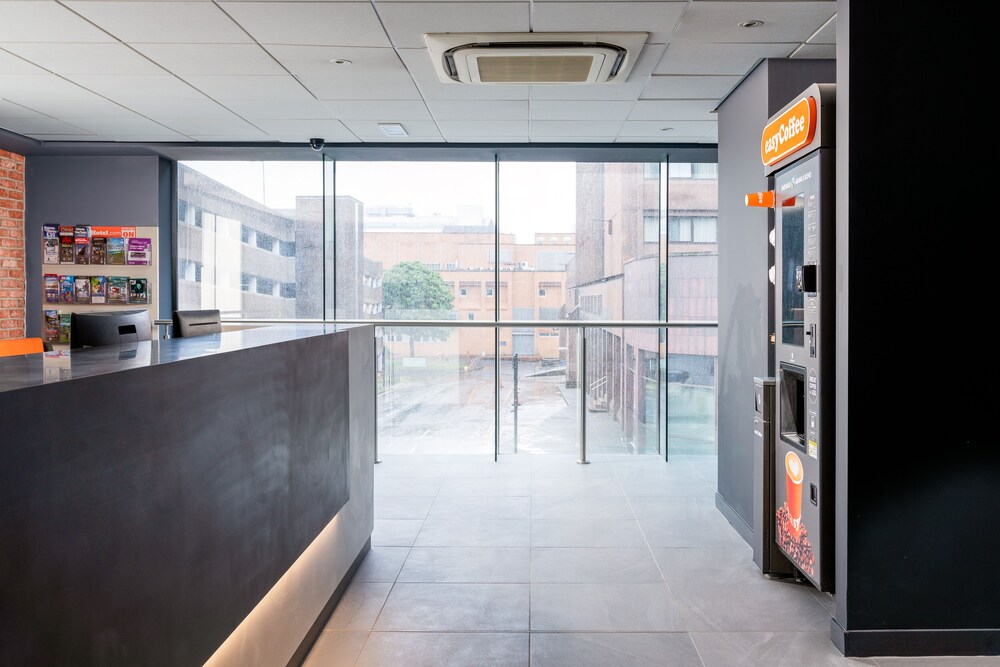 

Venezia - Glasgow - easyHotel Glasgow City