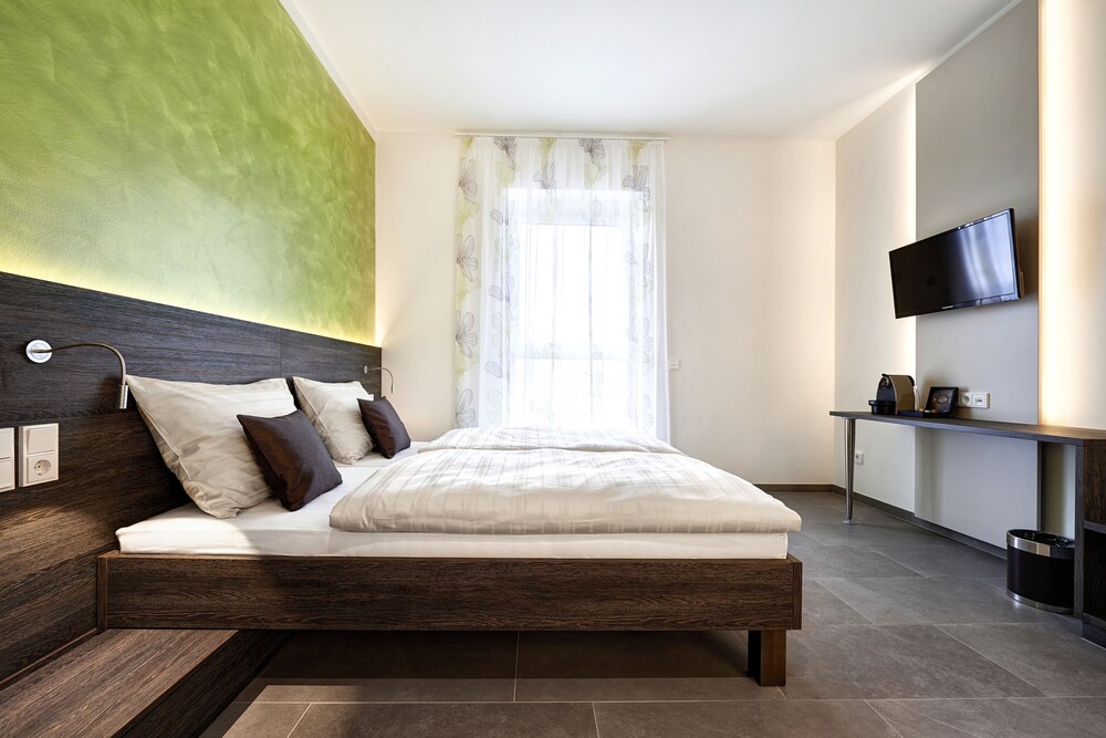 

Roma - Linz - eee Hotel Traun