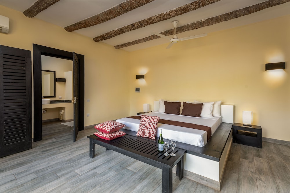 

Napoli - Makunduchi - Blue Moon Resort
