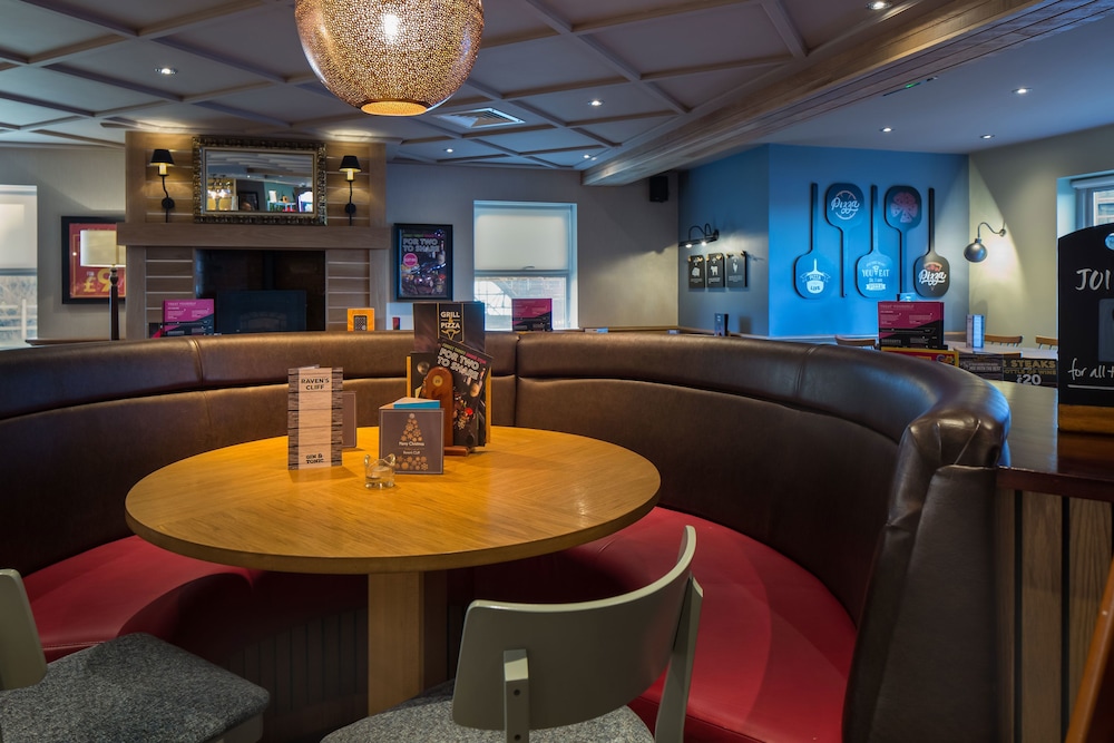 

Brindisi - Glasgow - The Raven’s Cliff Lodge by Marston's Inns