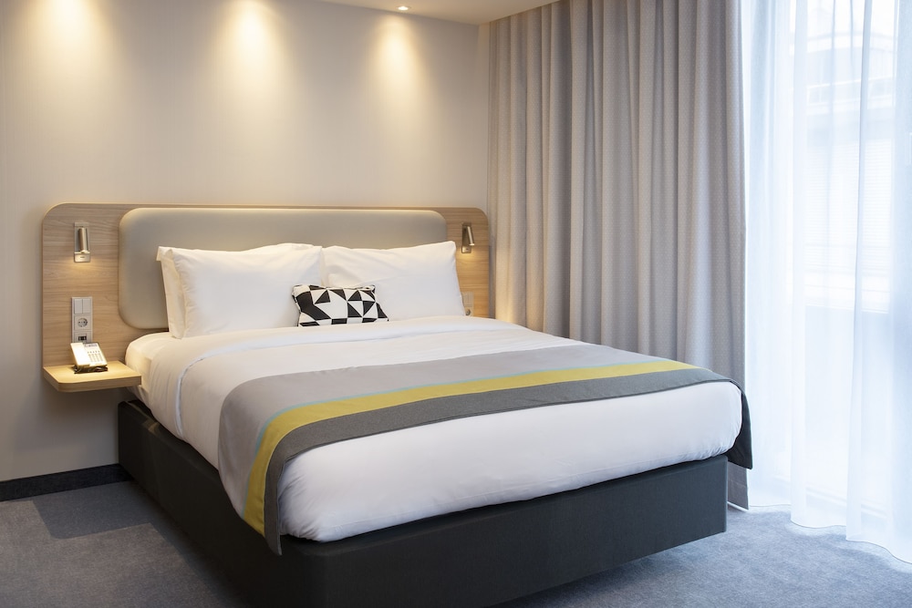 

Roma - Weinstadt-Endersbach - Holiday Inn Express Stuttgart - Waiblingen
