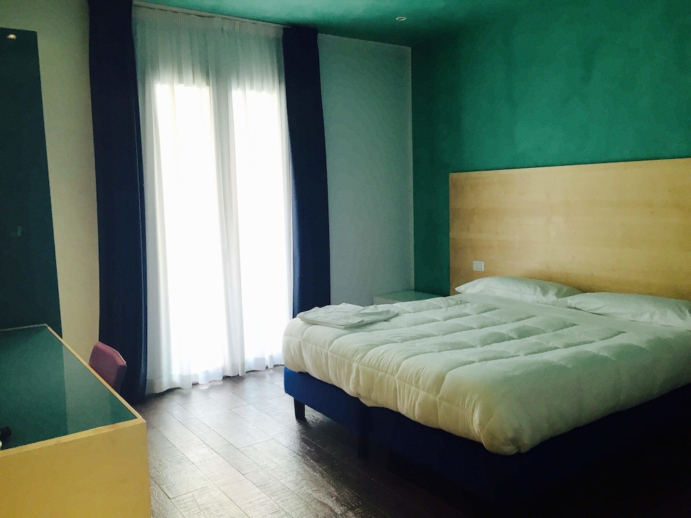

Bari - Porto Cesareo - Hotel Zodiaco