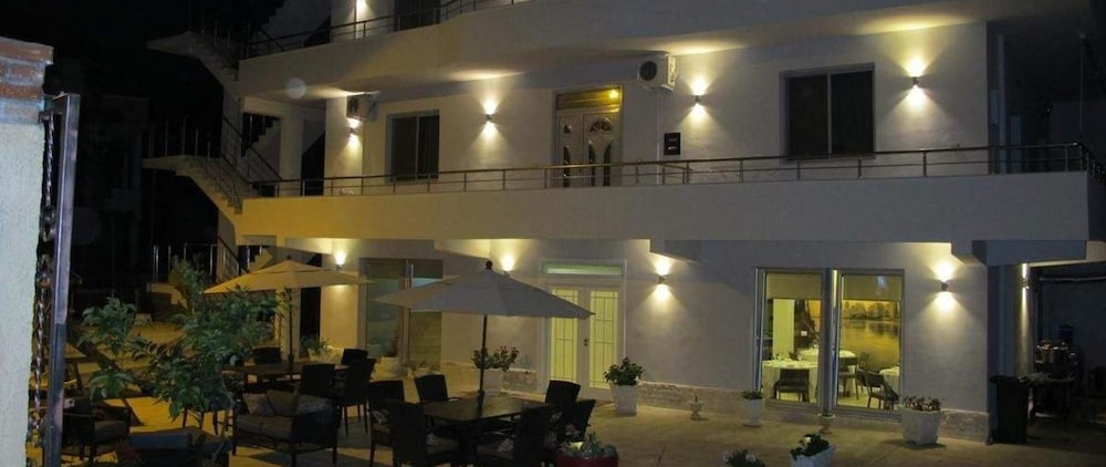 

Pisa - Valona - Hotel Nika
