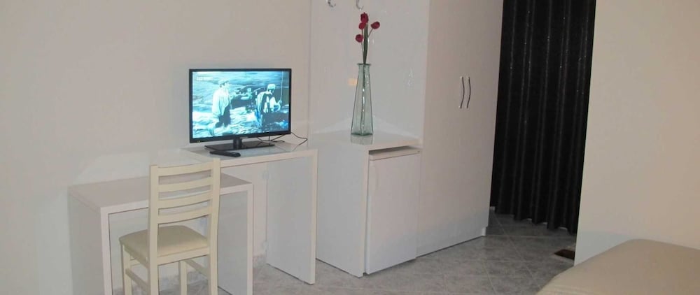 

Milano - Valona - Hotel Nika