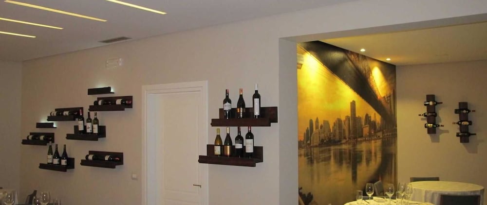 

Bologna - Valona - Hotel Nika