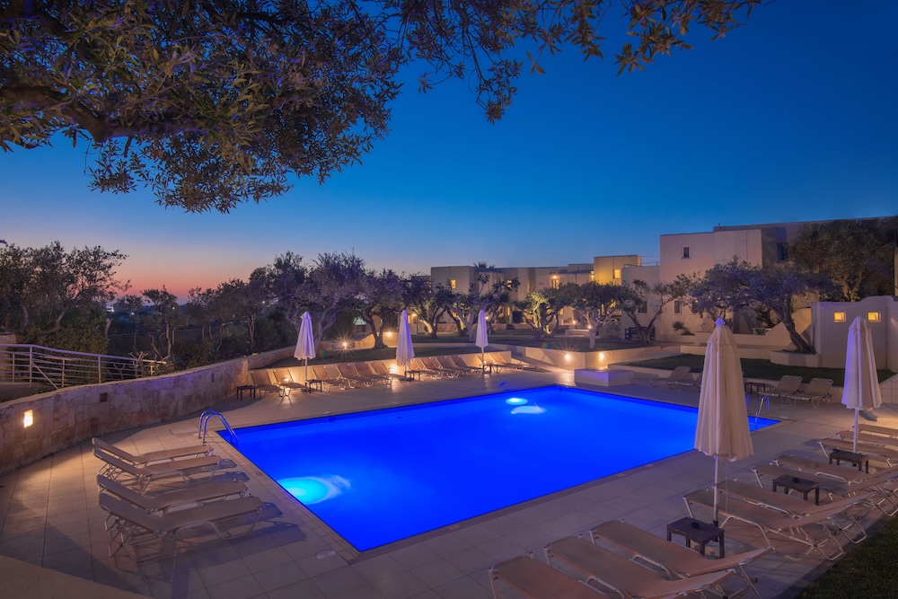 

Roma - Koutouloufari - Ourania Apartments Hotel