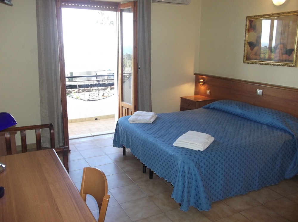 

Ancona - Tropea - Hotel Il Vulcano