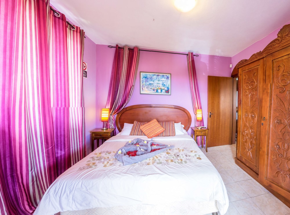 

Roma - La Gaulette - Sunset Villa