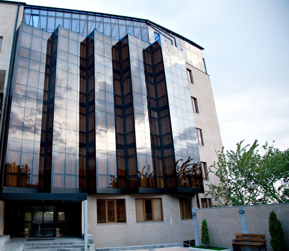 

Milano - Yerevan - Regineh Hotel